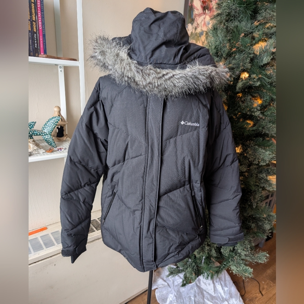 Columbia Womens Black Puffer Jacket with Faux Fur Hood